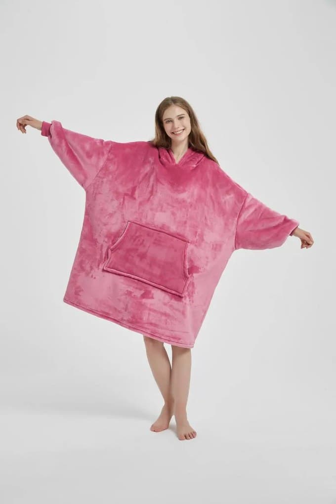 Deka s rukávmi HOODIE púdrová - odporúčanie od Chytrej dárek (49 €)